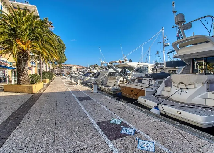 Royal Marine-2 By Interhome Apartamento Fréjus